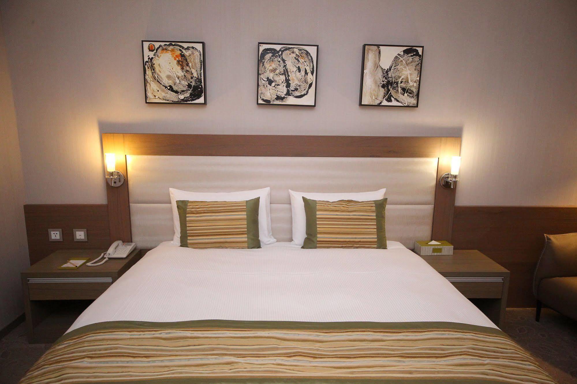 Grace Hotel Zhonghe Zhonghe  Extérieur photo